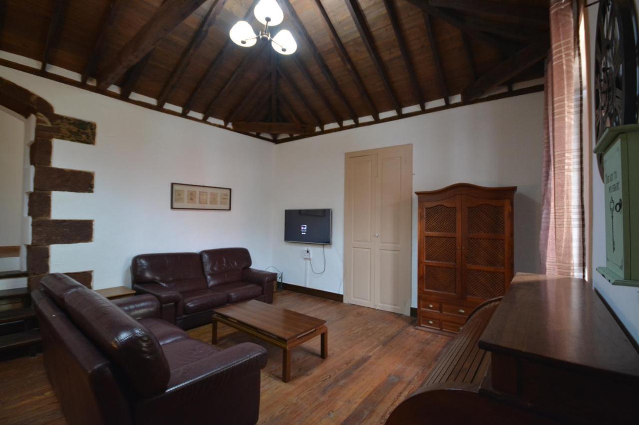 テヒーナ Casa Antigua La Embajadaヴィラ エクステリア 写真
